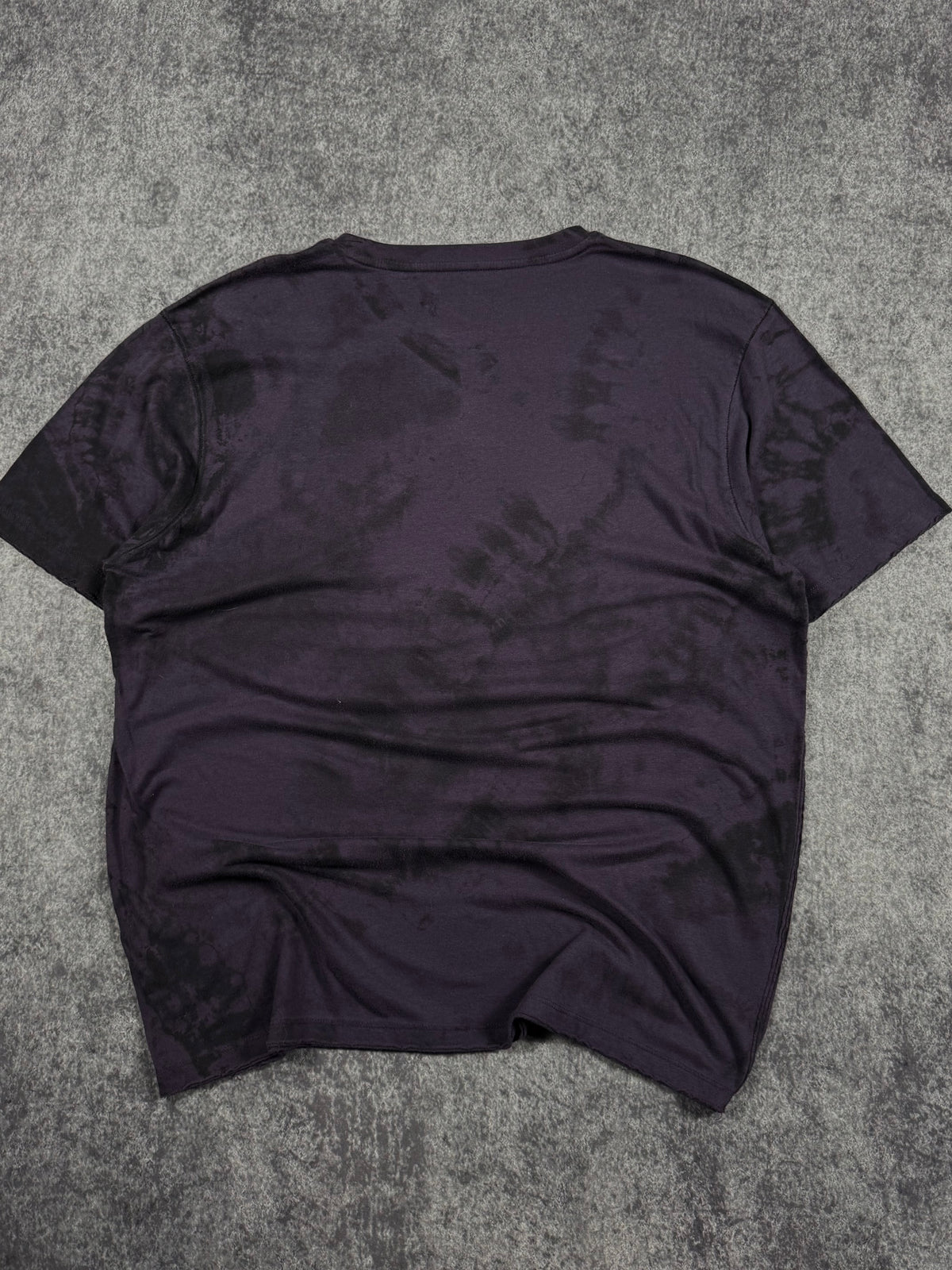 (rare) 2000s retrofit shirt (L)