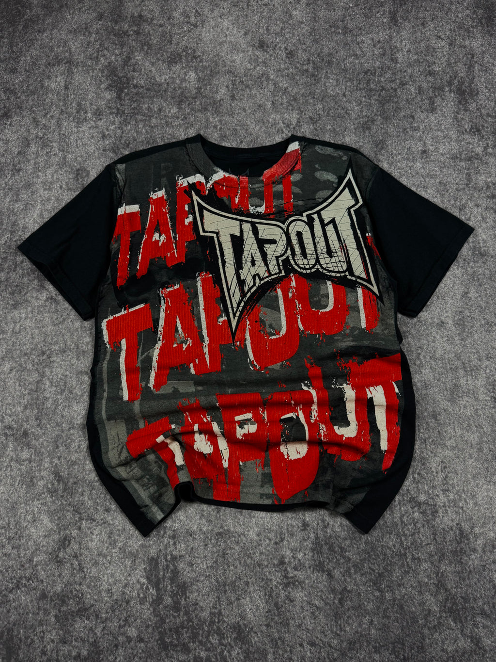 (rare) 2000s tapout shirt (S)
