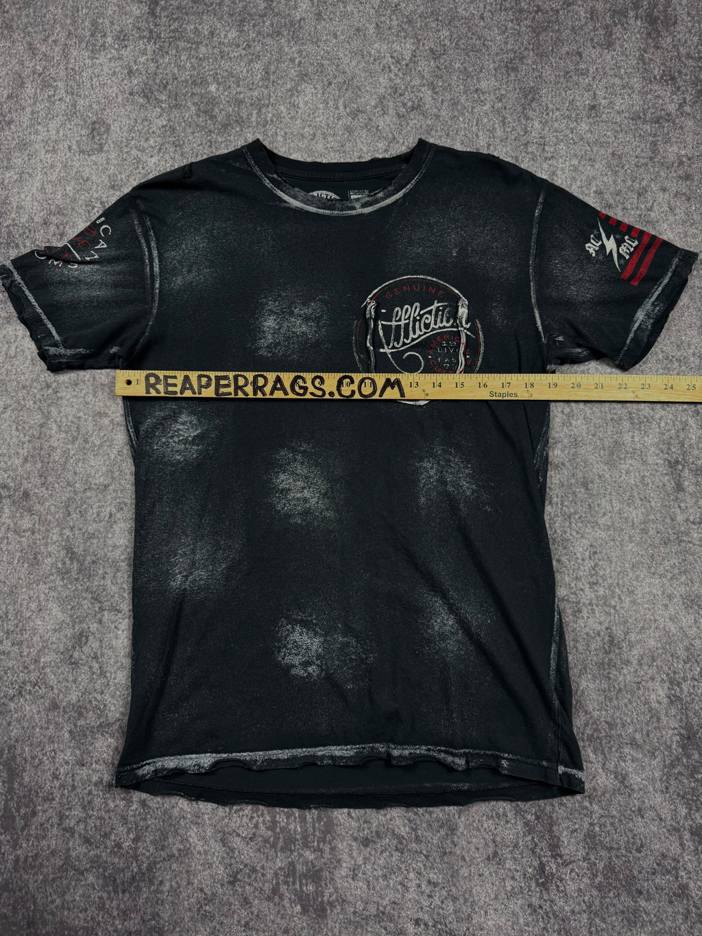 2000s affliction shirt (S)