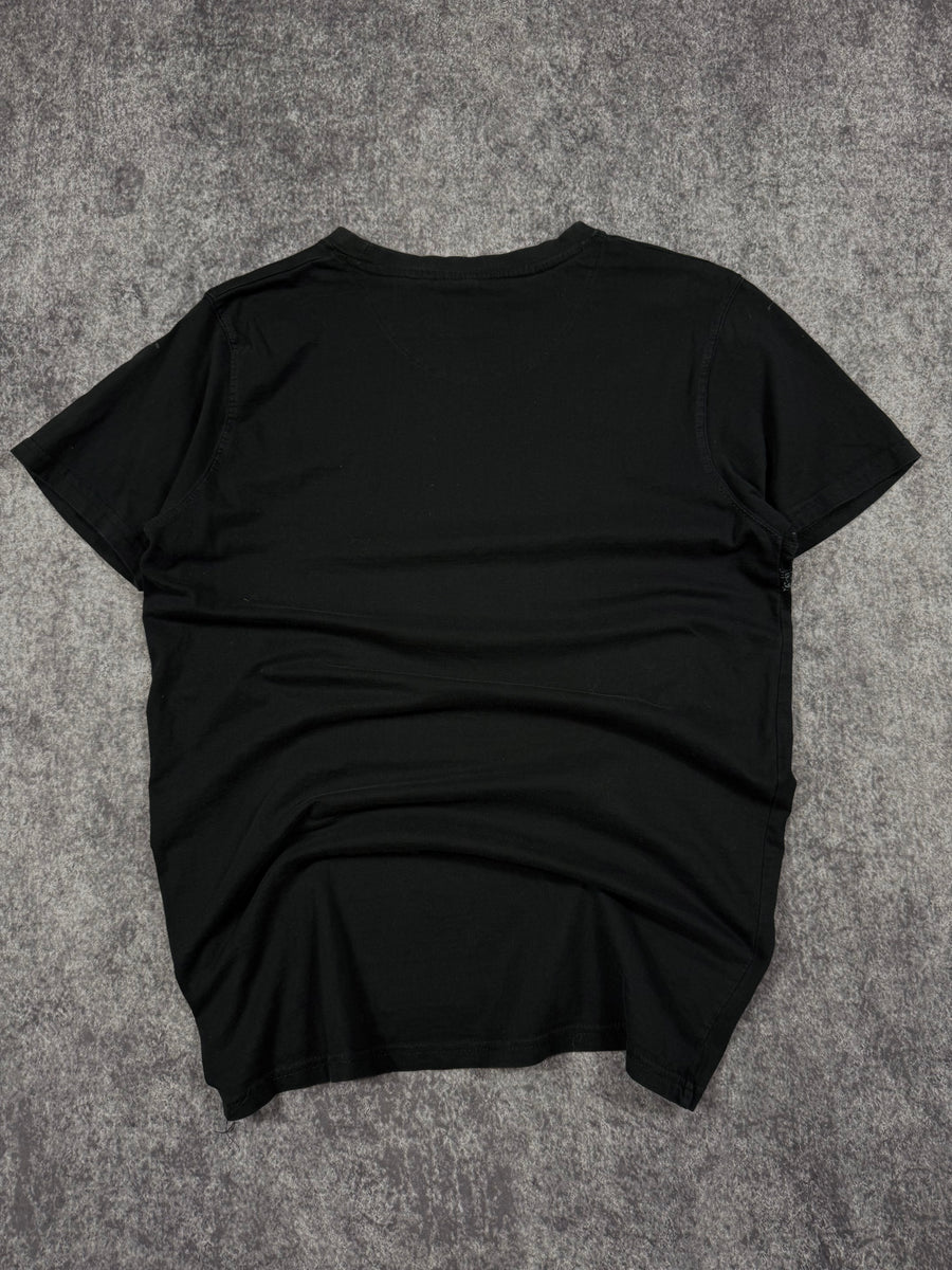 2000s adversity shirt (M)