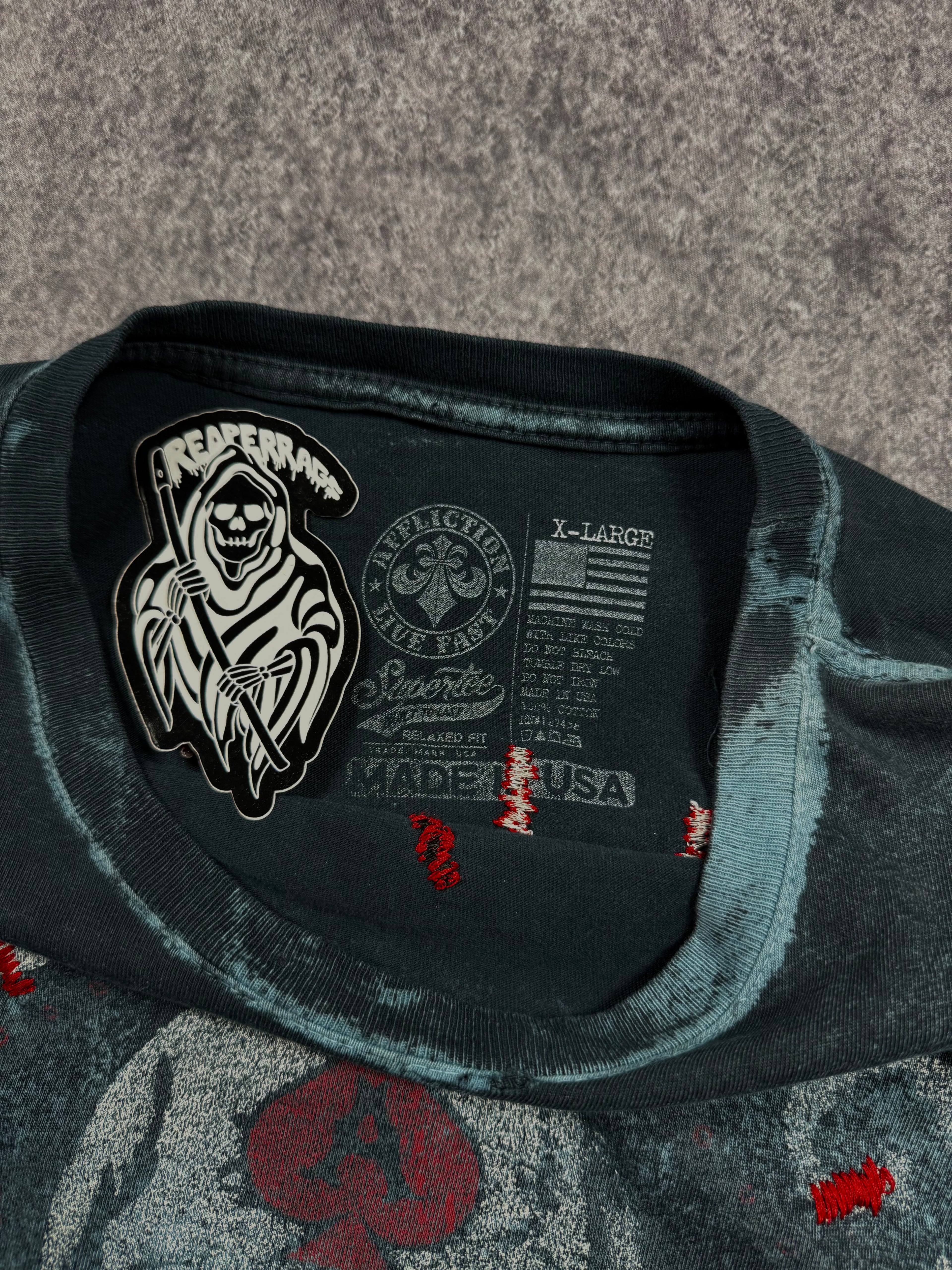 2000s affliction shirt (XL)