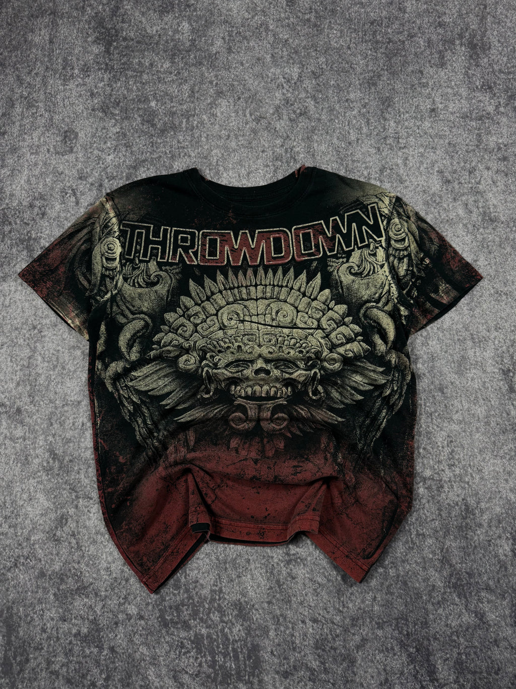 (rare) 2000s throwdown shirt (S)