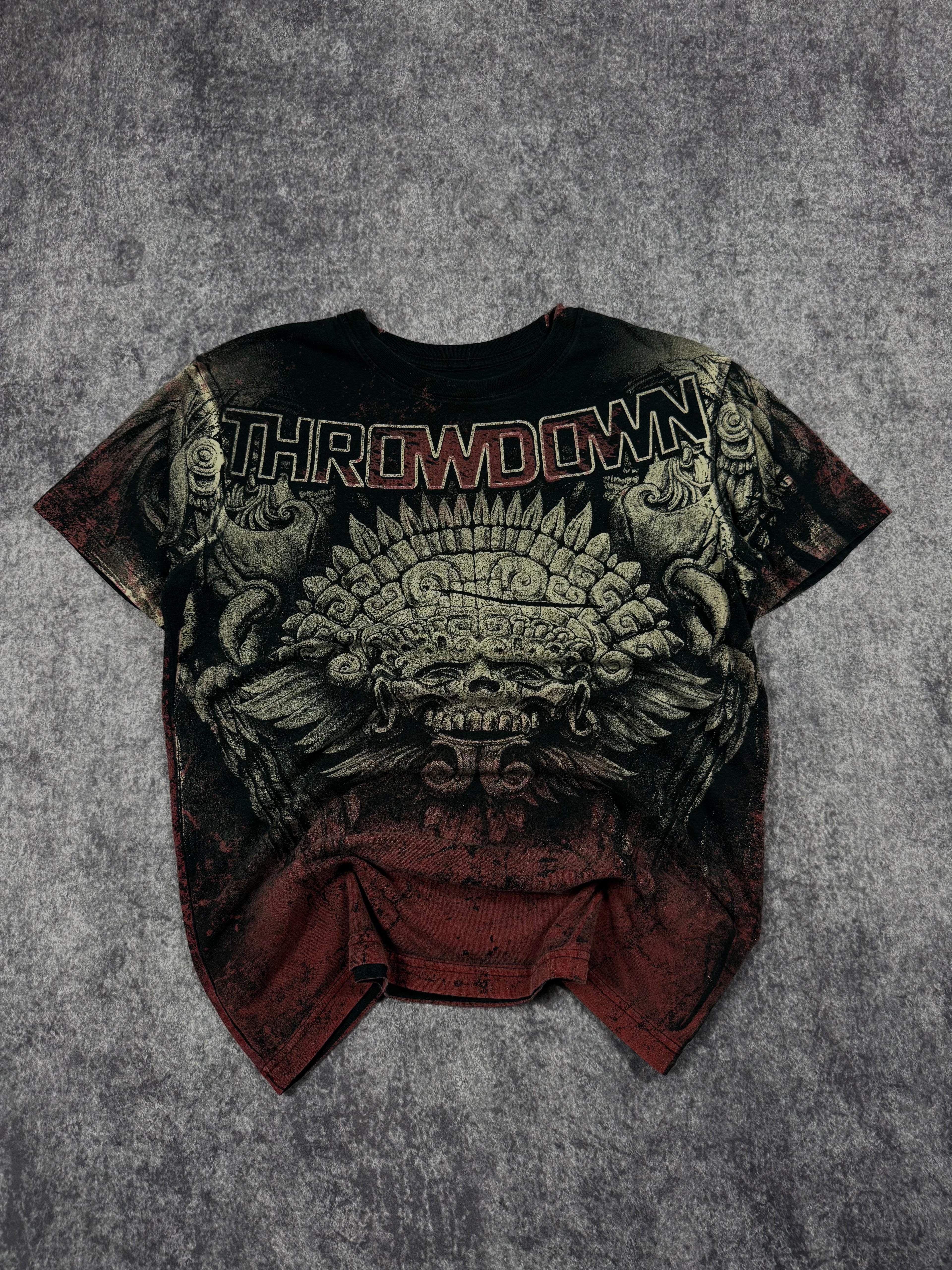 (rare) 2000s throwdown shirt (S)