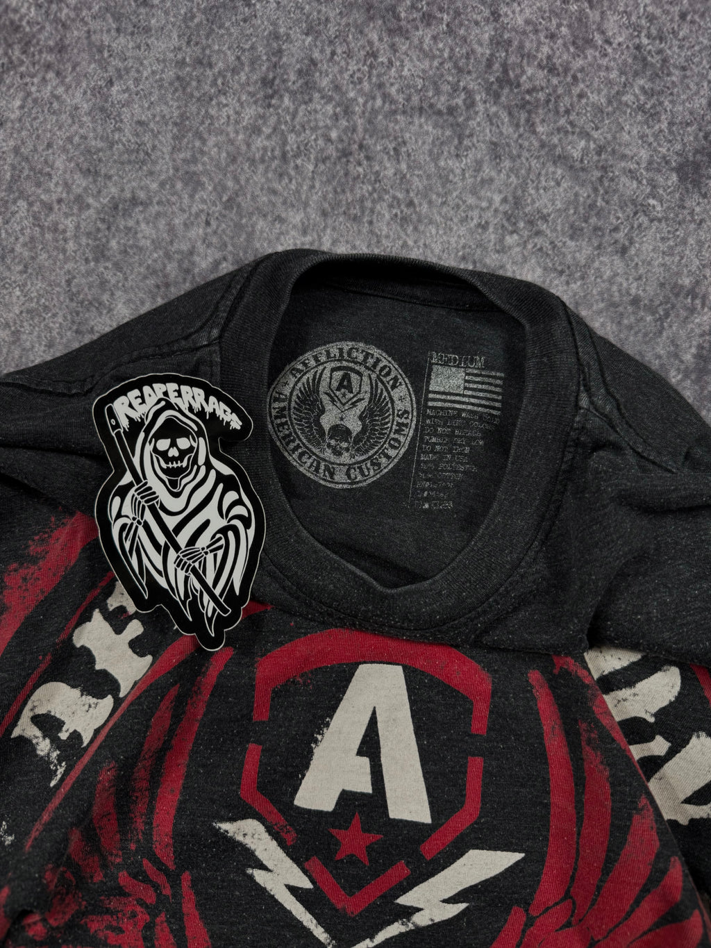 2000s affliction shirt (M)