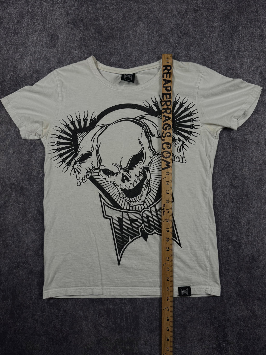 (rare) 2000s tapout shirt (S)