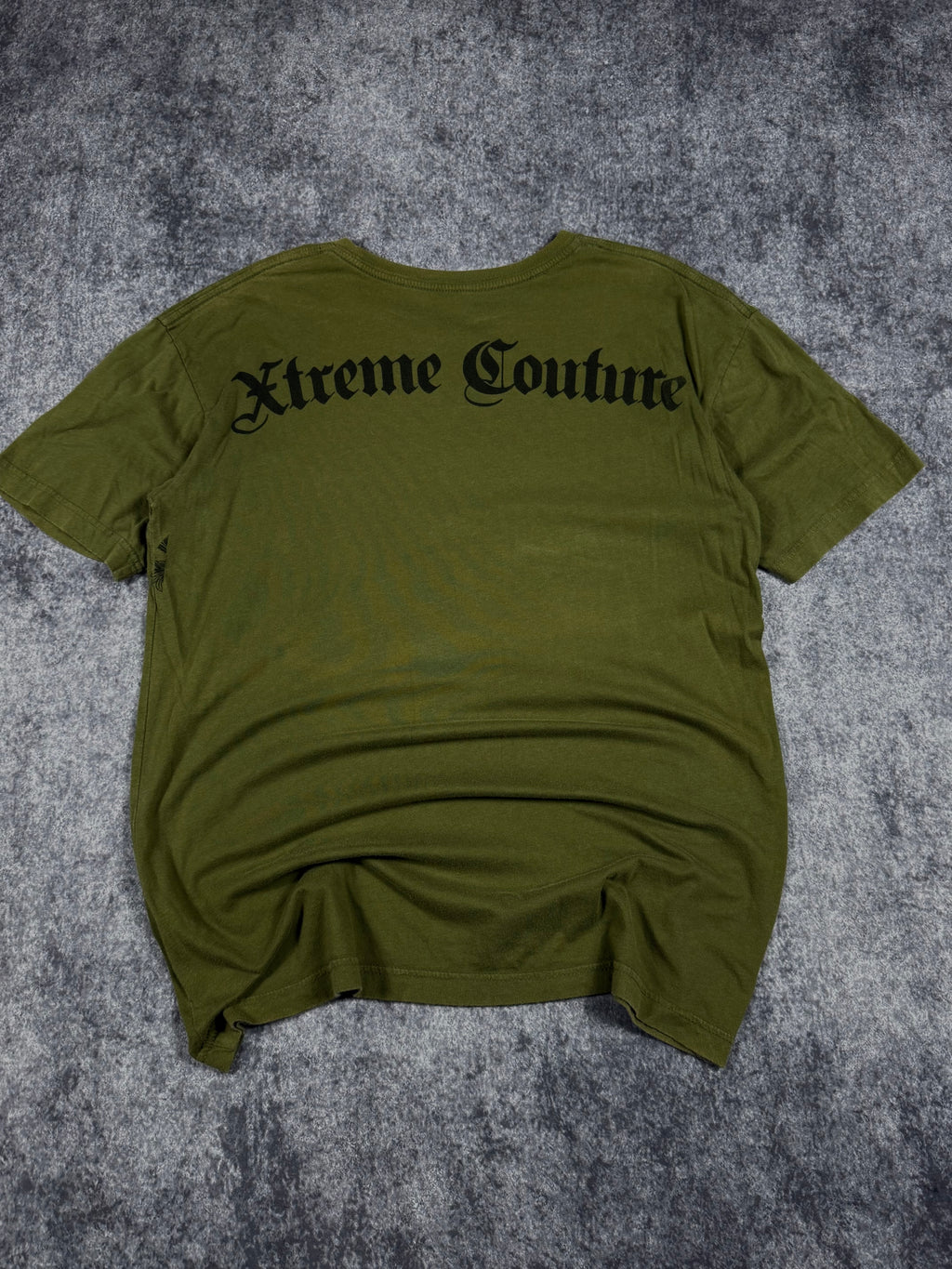 2000s xtreme couture shirt (L)