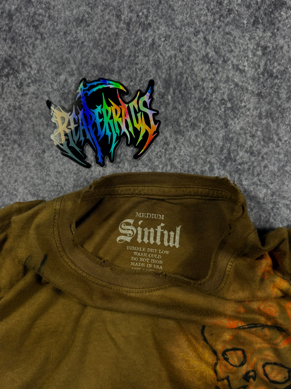 (rare) women’s 2000s sinful x affliction shirt (M)