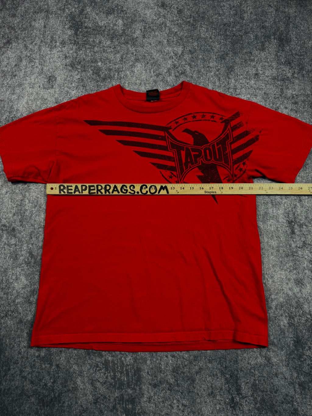 2000s tapout shirt (L)