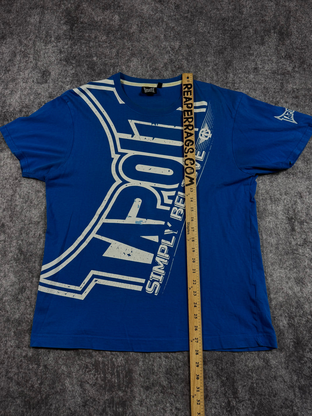 2000s tapout shirt (L)