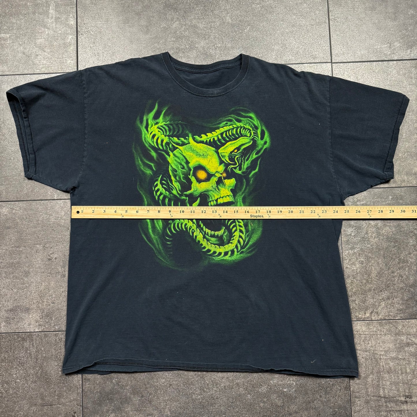 Y2K Skull & Snake Tshirt (XL)