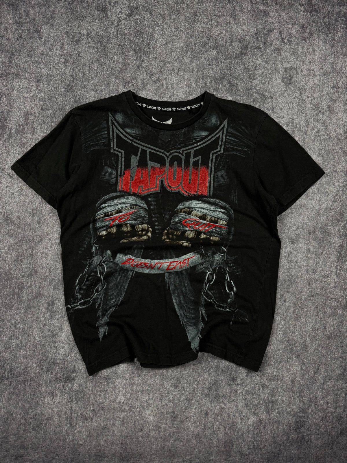 (rare) 2000s tapout shirt (S)