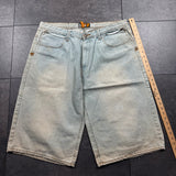 (rare) 2000s Akademiks Embroidered Jorts (36)