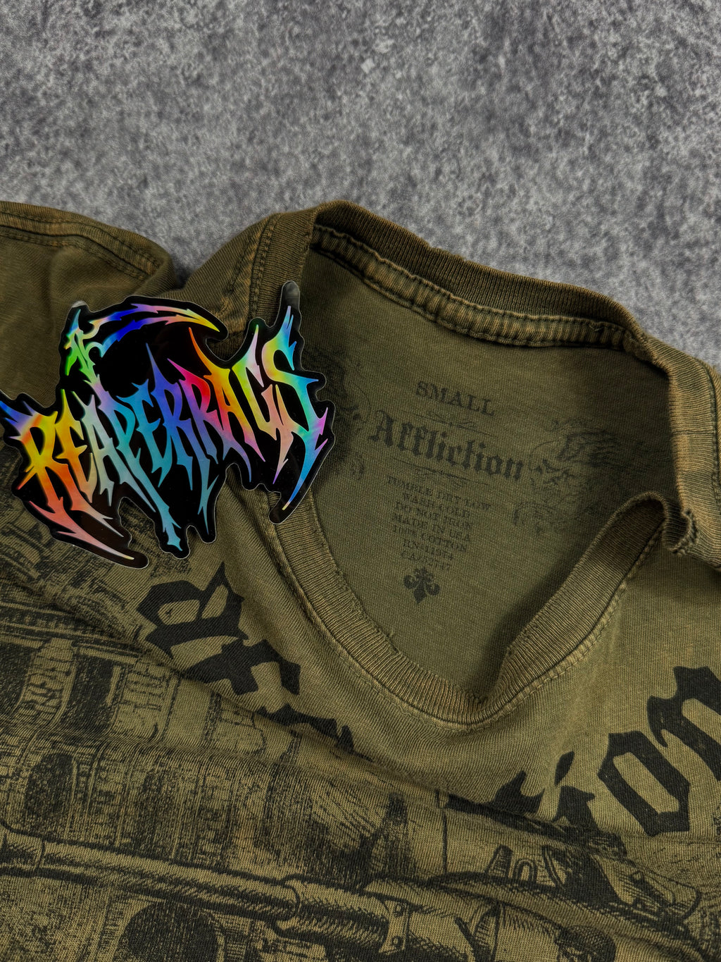 (rare) 2000s affliction x ghost army shirt (S)