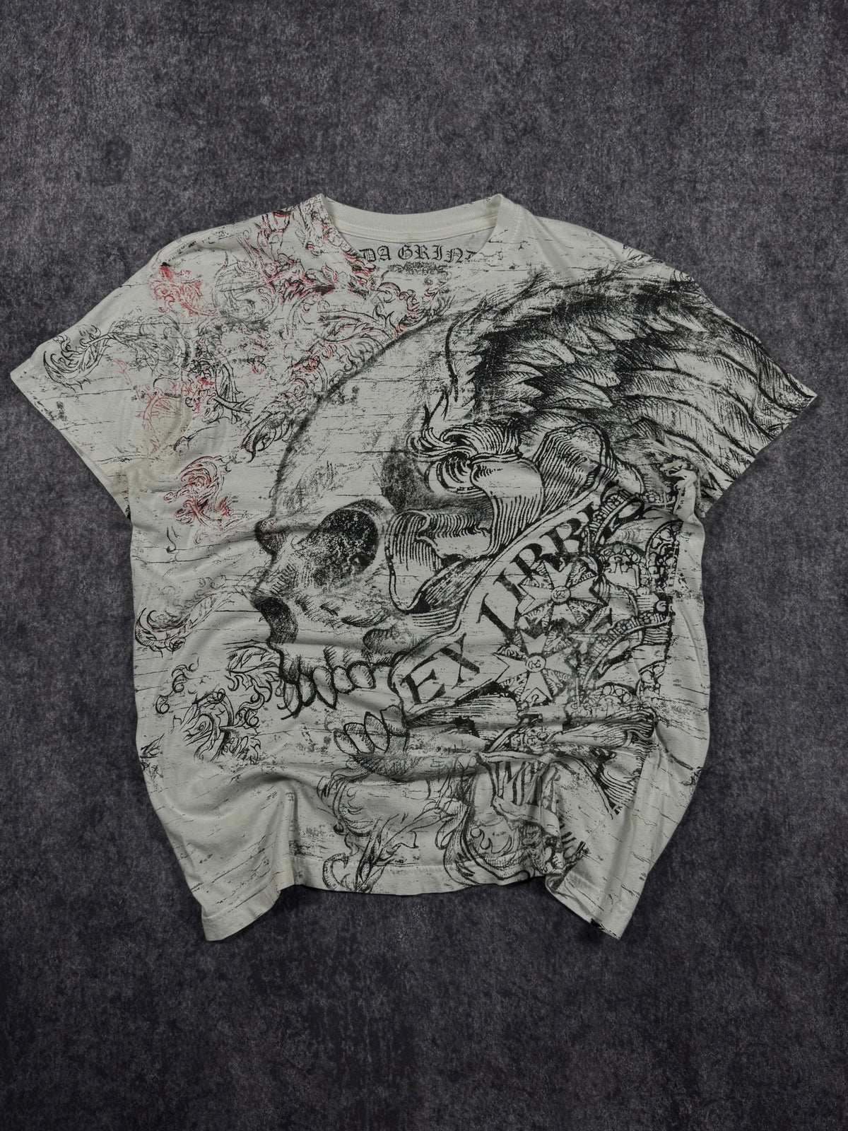 (rare) 2000s winged skull shirt (M)
