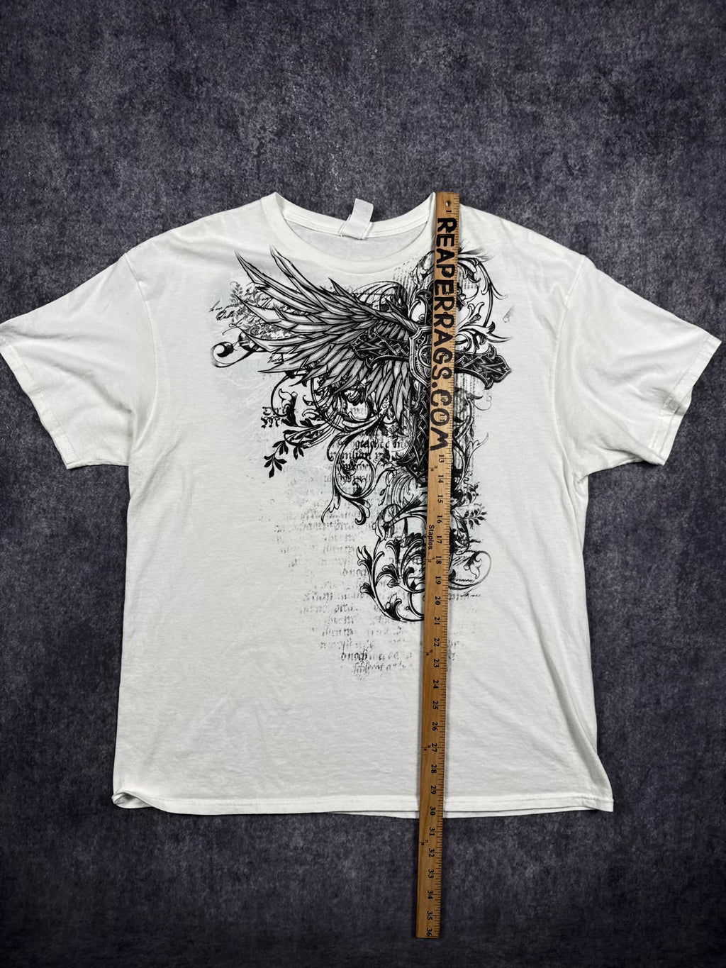 (RARE) 2000S WINGED CROSS SHIRT (XL)