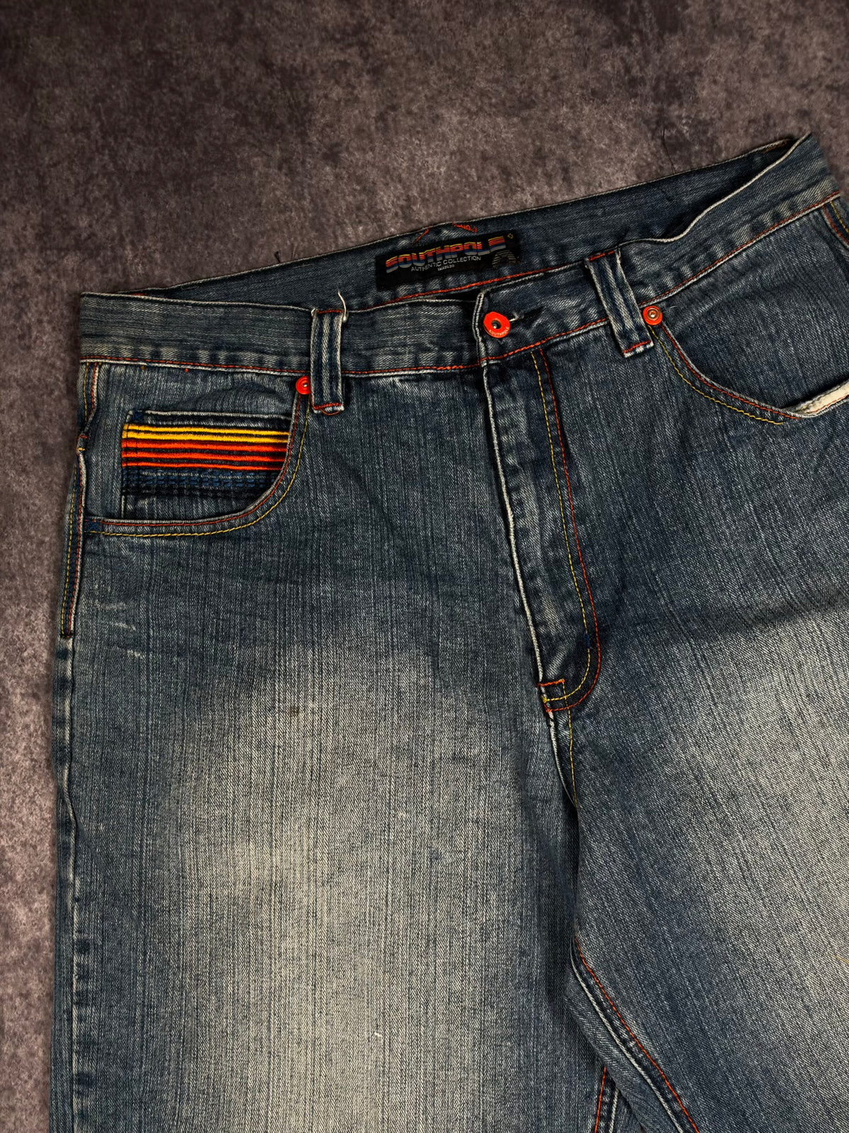 (RARE) 2000s EMBROIDERED SOUTHPOLE JEANS (36x30)