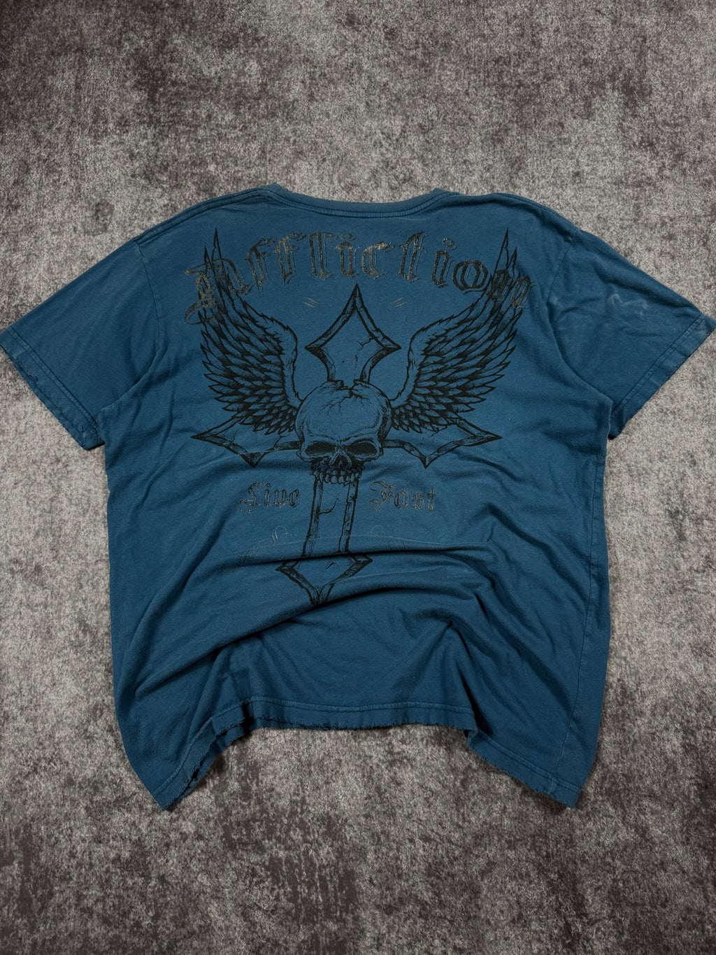 (rare) 2000s affliction shirt (XL)